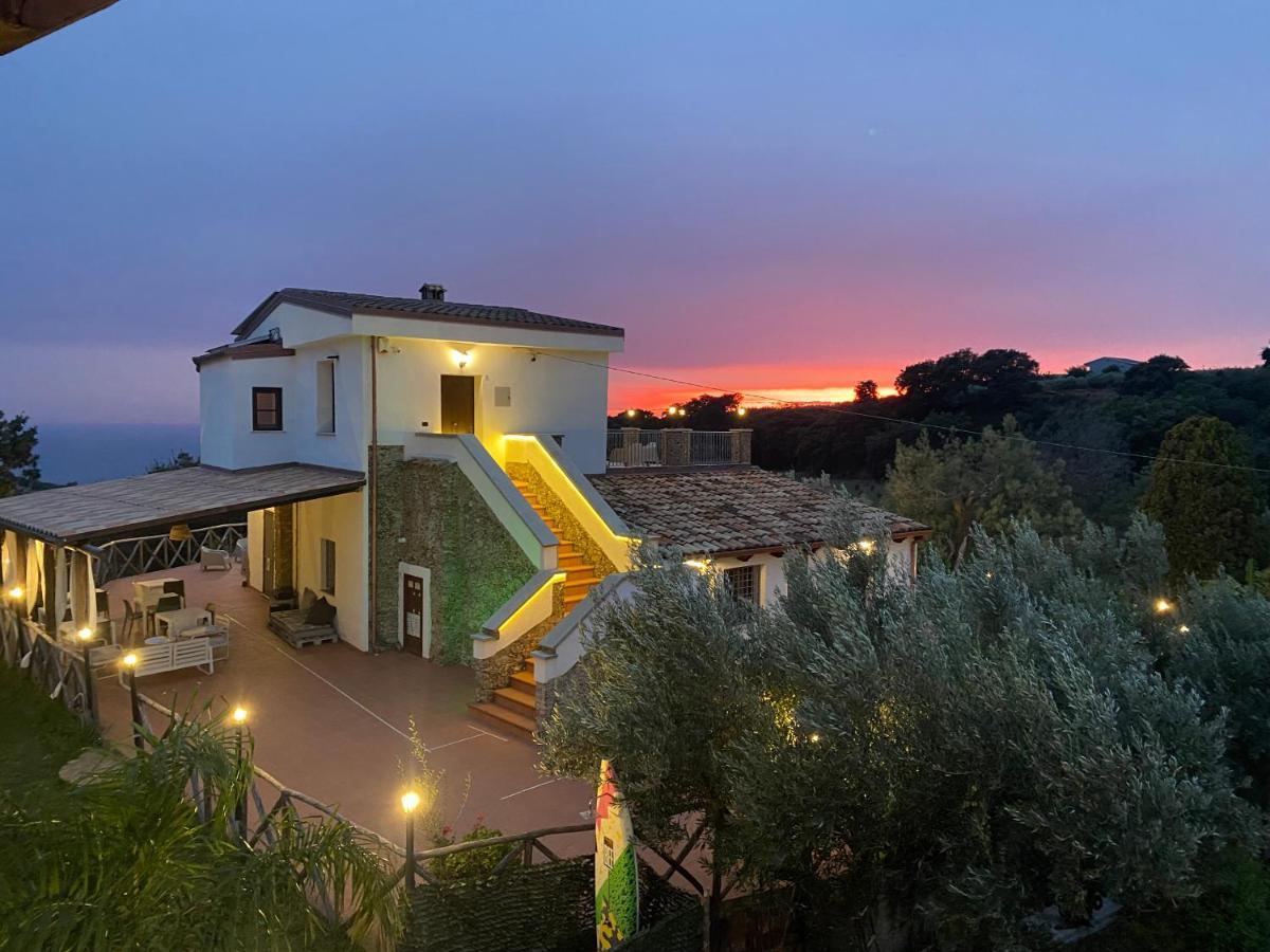 ジッツェリーア Casale Calabria Bed & Breakfast エクステリア 写真