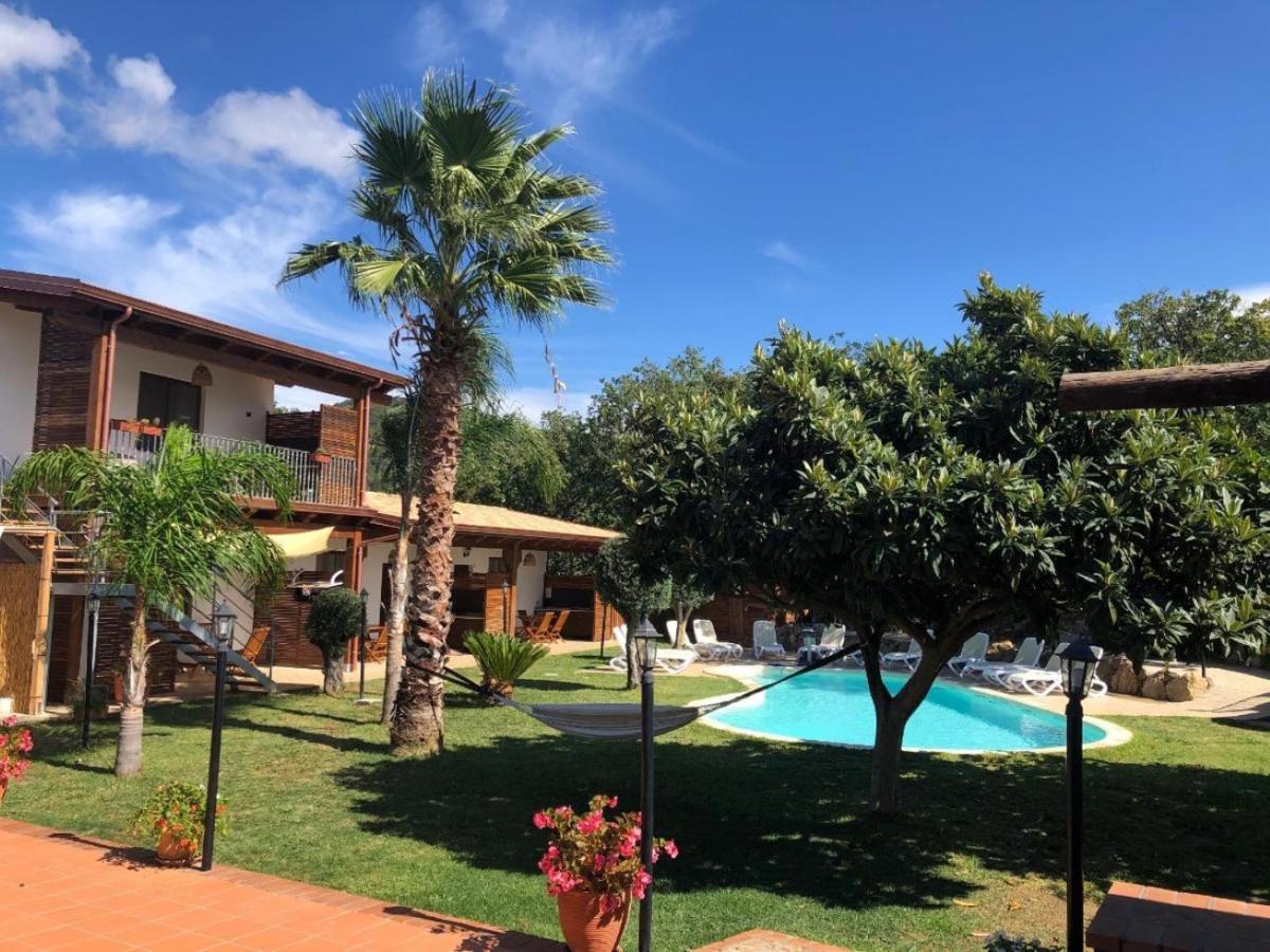 ジッツェリーア Casale Calabria Bed & Breakfast エクステリア 写真