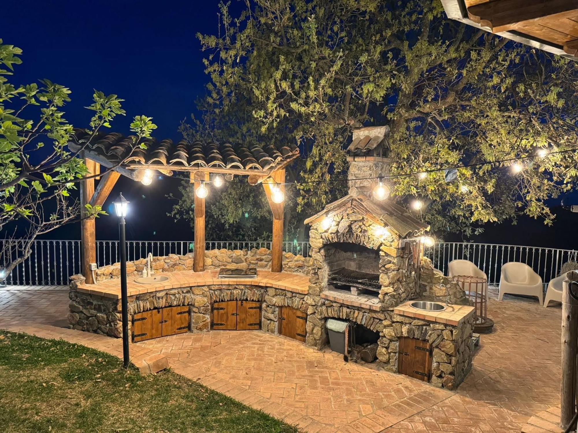 ジッツェリーア Casale Calabria Bed & Breakfast エクステリア 写真