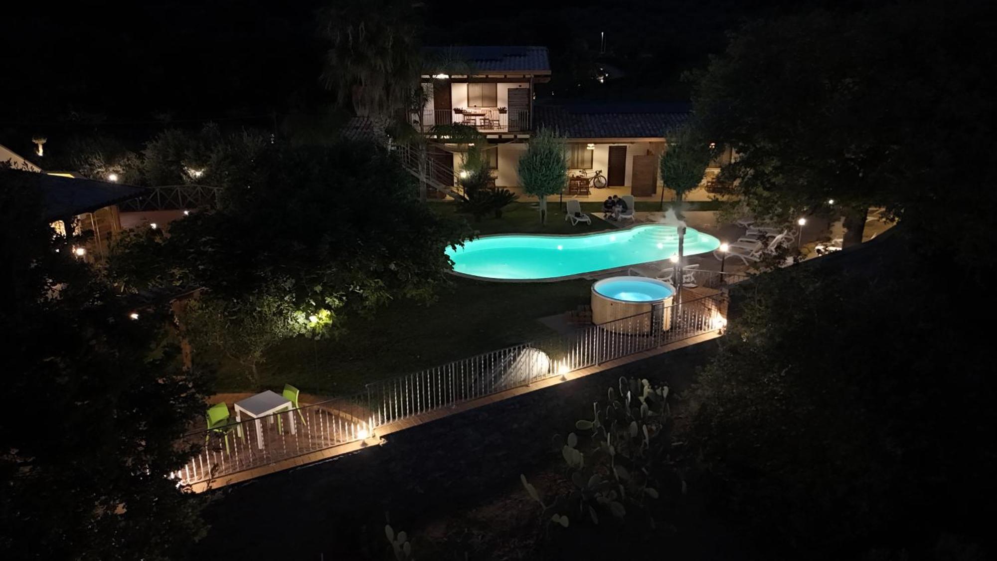 ジッツェリーア Casale Calabria Bed & Breakfast エクステリア 写真