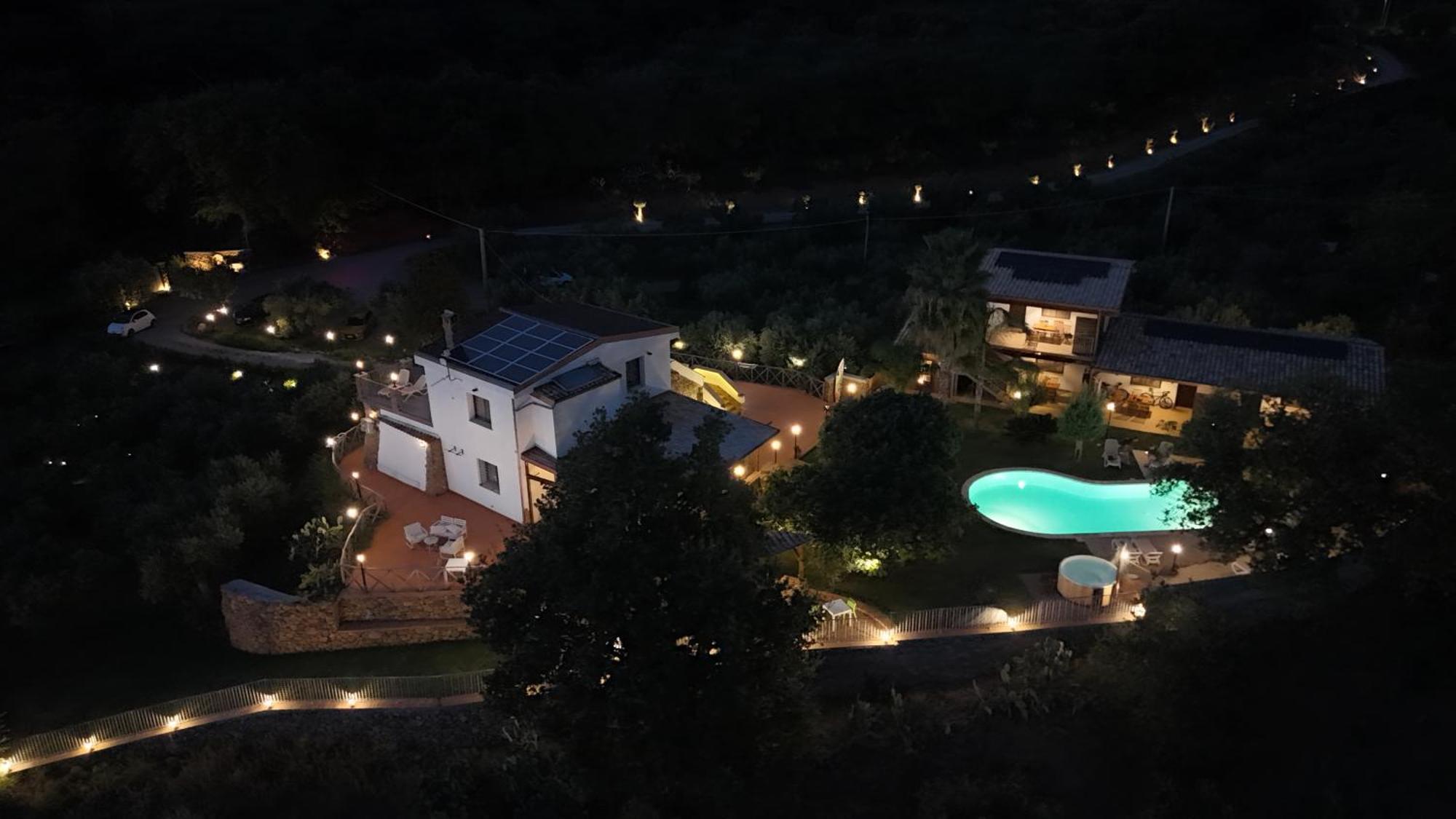 ジッツェリーア Casale Calabria Bed & Breakfast エクステリア 写真