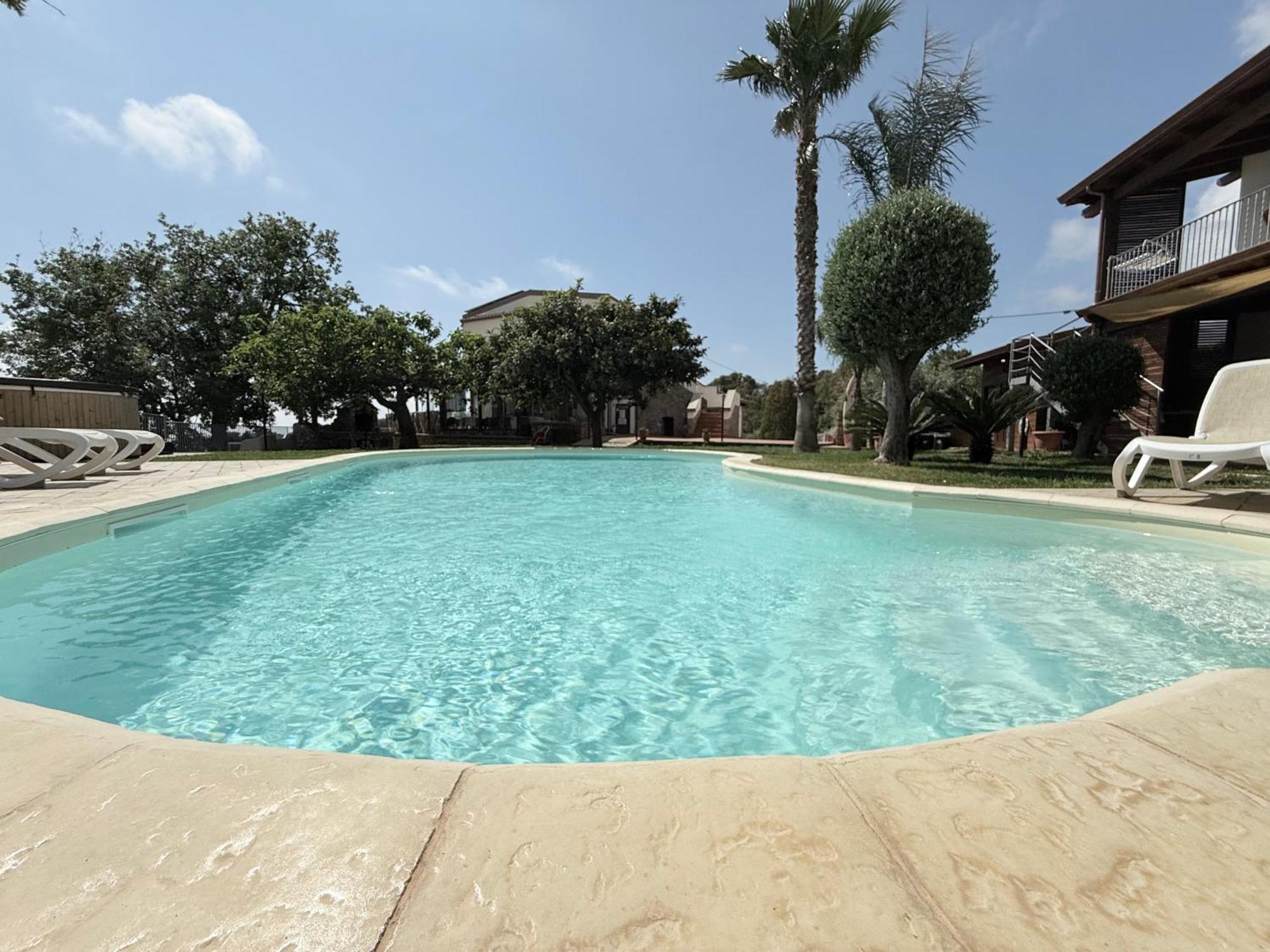 ジッツェリーア Casale Calabria Bed & Breakfast エクステリア 写真