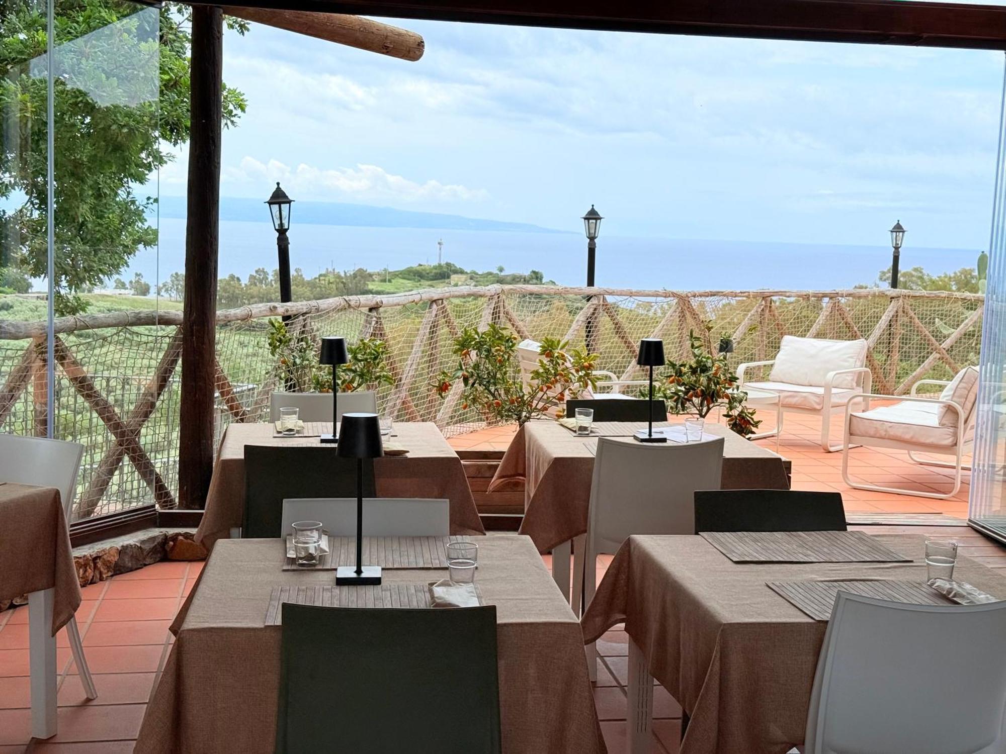 ジッツェリーア Casale Calabria Bed & Breakfast エクステリア 写真