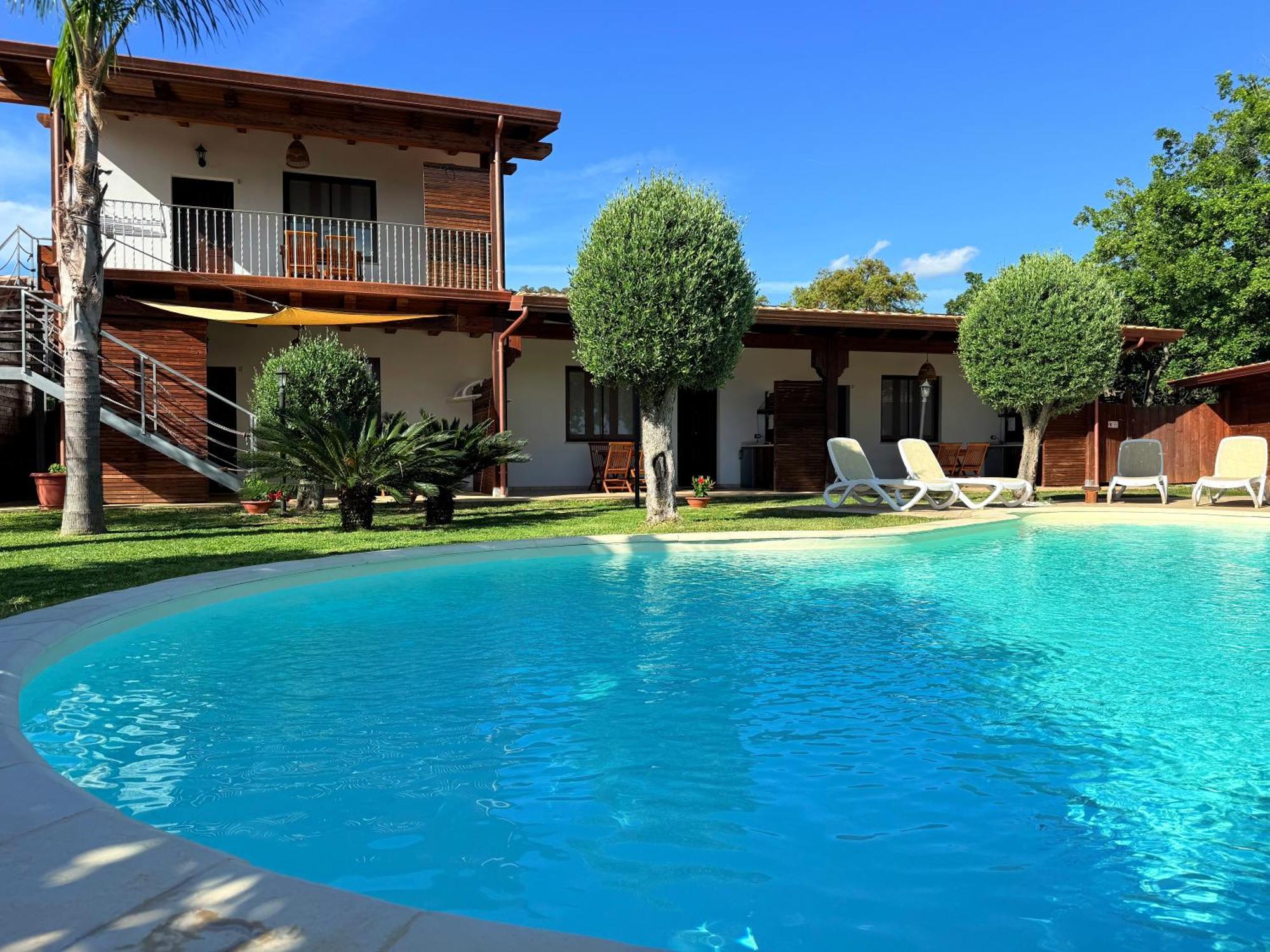 ジッツェリーア Casale Calabria Bed & Breakfast エクステリア 写真