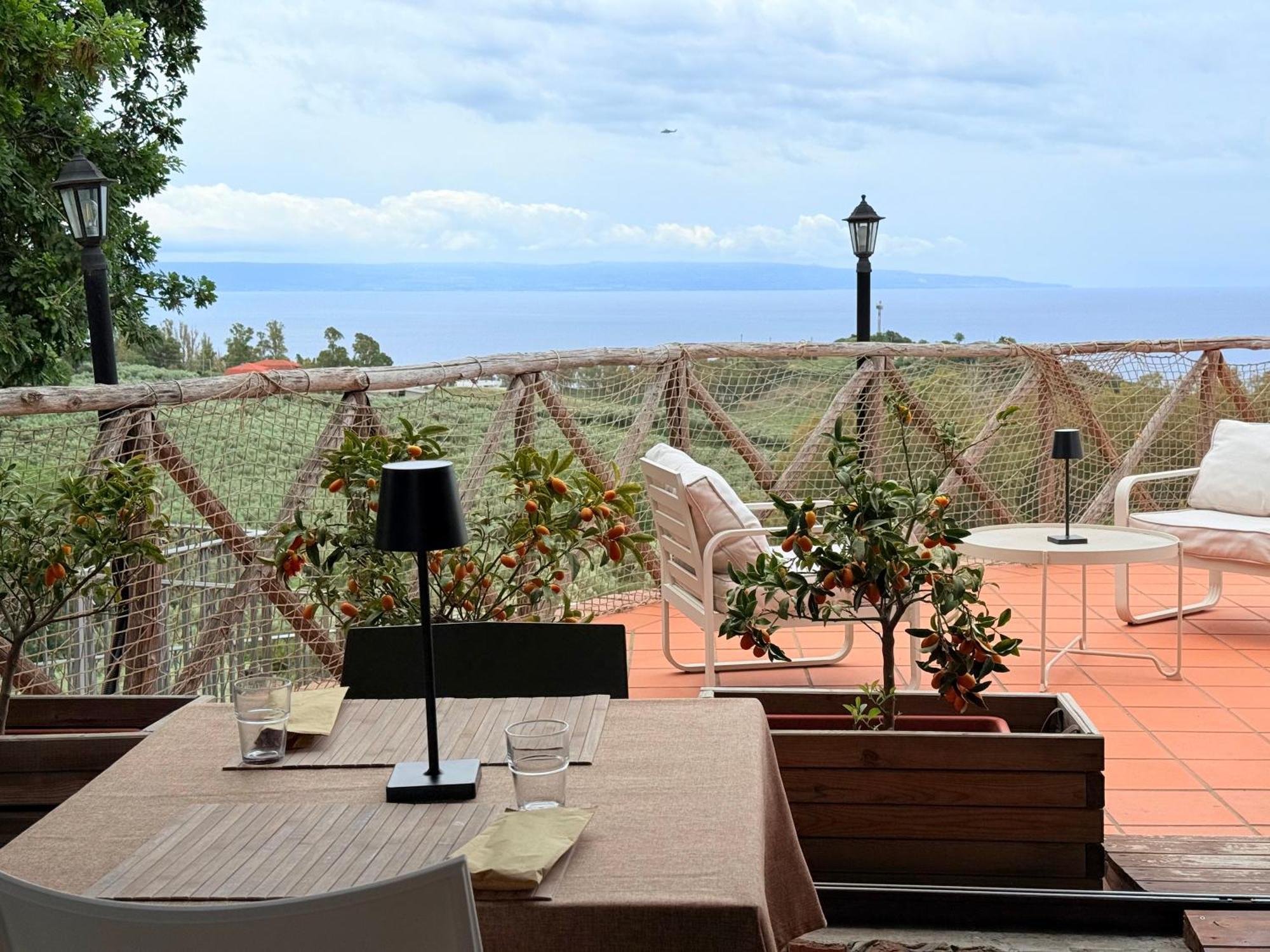ジッツェリーア Casale Calabria Bed & Breakfast エクステリア 写真