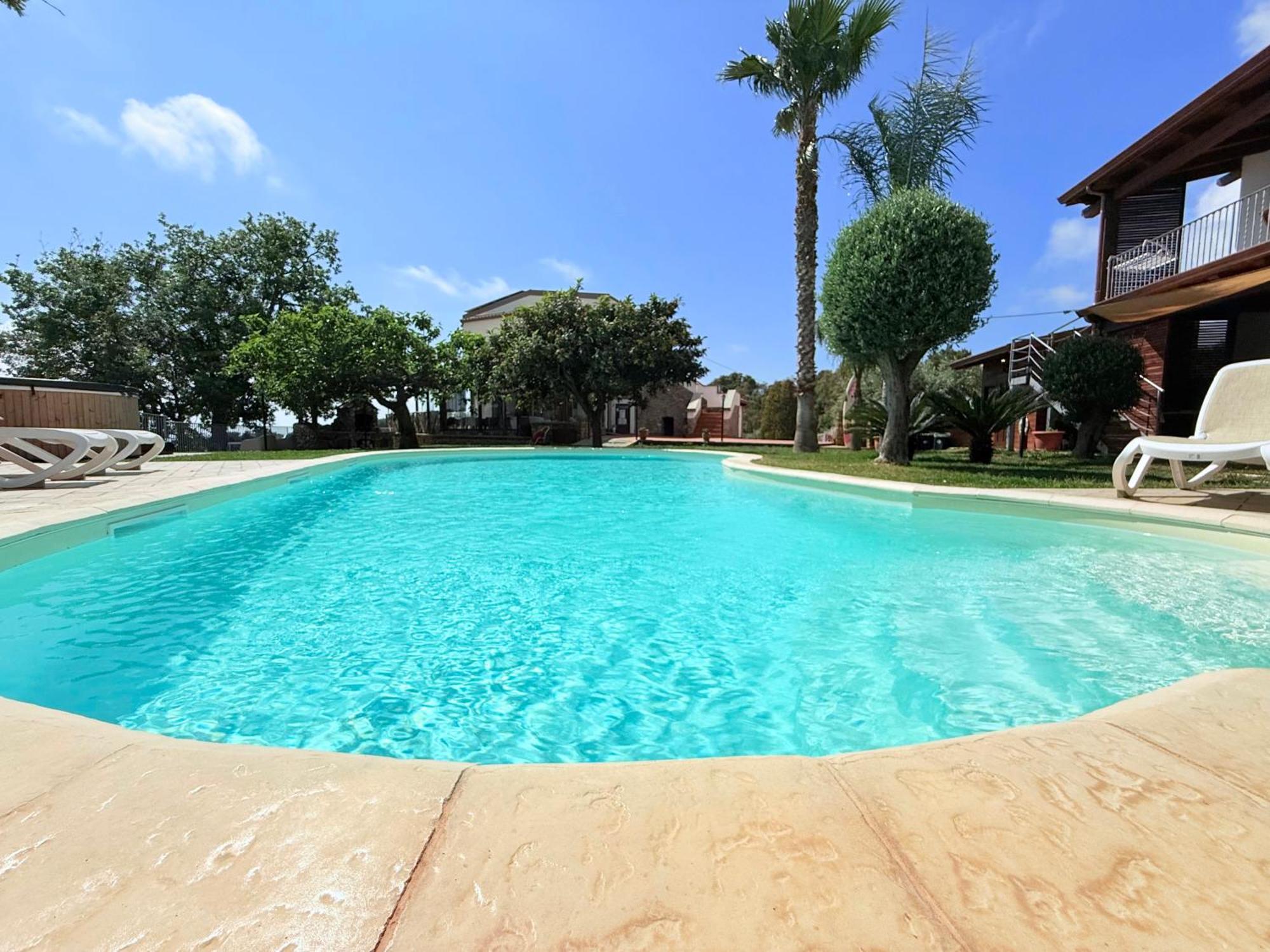 ジッツェリーア Casale Calabria Bed & Breakfast エクステリア 写真