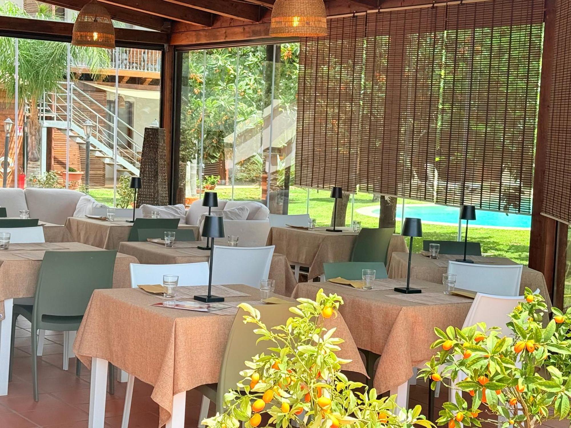 ジッツェリーア Casale Calabria Bed & Breakfast エクステリア 写真